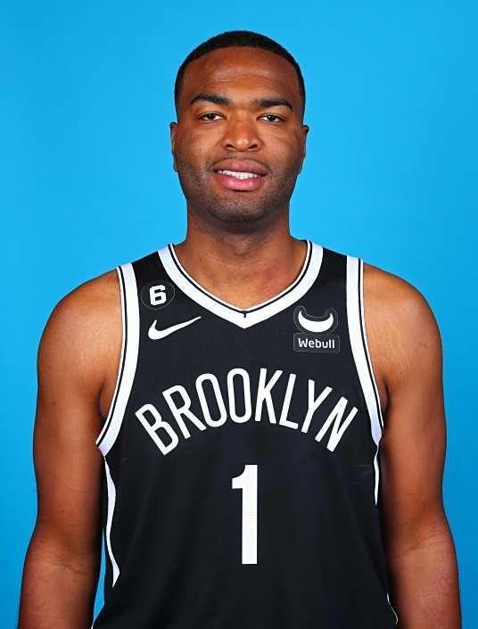 混成了路人, 蛮有实力的, 起来是混不 混成了路人, 蛮有实力的, 起来是混不