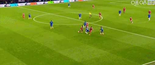 其他很多球, 队友的射门